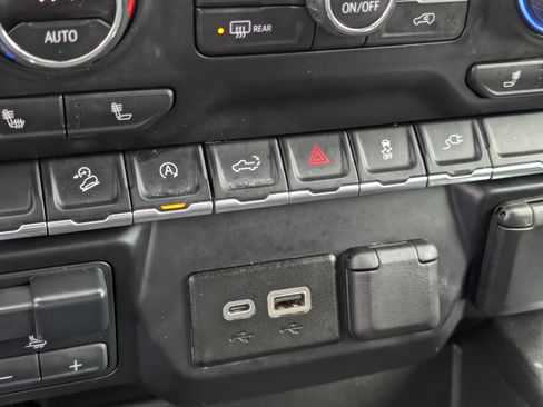 Used 2020 Chevrolet Silverado 1500 LT Trail Boss image 22