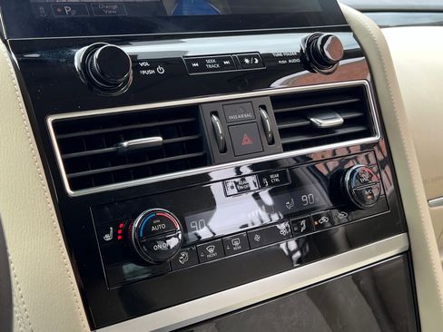 Used 2022 INFINITI QX80 Luxe w/ All-Season Package image 30