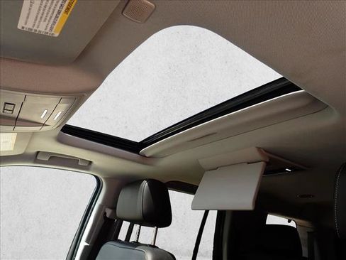 Used 2019 Chevrolet Tahoe Premier AWD/4WD image 17