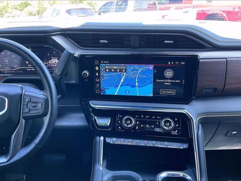 Used 2025 GMC Sierra 2500 Denali Ultimate image 13