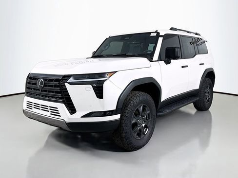 Used 2024 Lexus GX 550 image 3