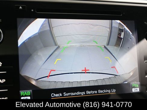 Used 2019 Subaru Outback 2.5i Limited w/ Popular Package #2 image 11