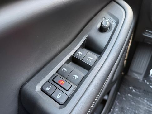 Used 2024 Jeep Grand Cherokee L Altitude AWD/4WD image 25
