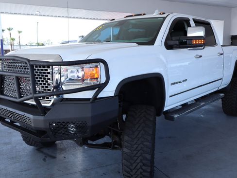 Used 2015 GMC Sierra 3500 Denali w/ Duramax Plus Package image 11