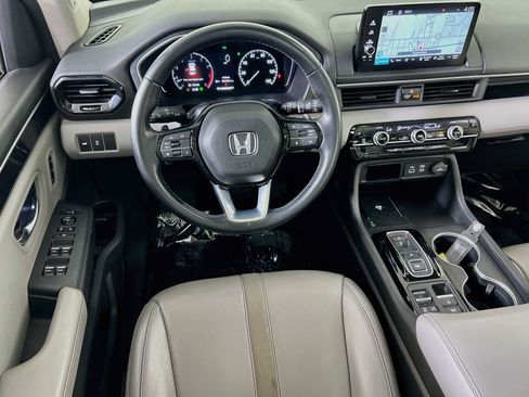 Used 2023 Honda Pilot Touring image 23