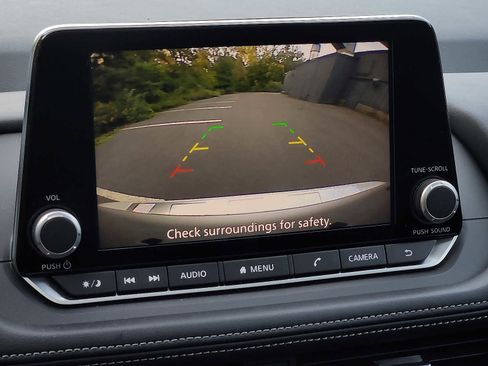 Certified 2024 Nissan Rogue SV w/ SV Premium Package image 18