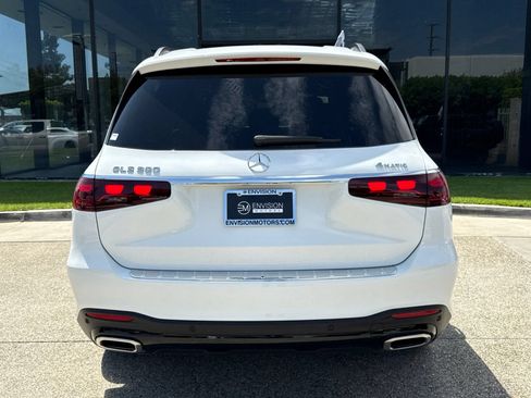 Used 2025 Mercedes-Benz GLS 580 4MATIC image 11