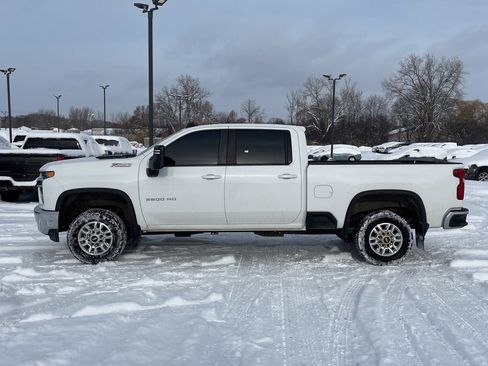 Used 2022 Chevrolet Silverado 2500 LT w/ Convenience Package image 2