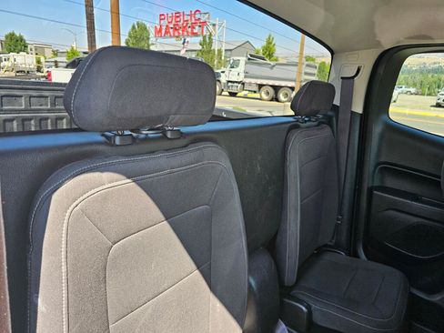 Used 2015 Chevrolet Colorado LT AWD/4WD image 13