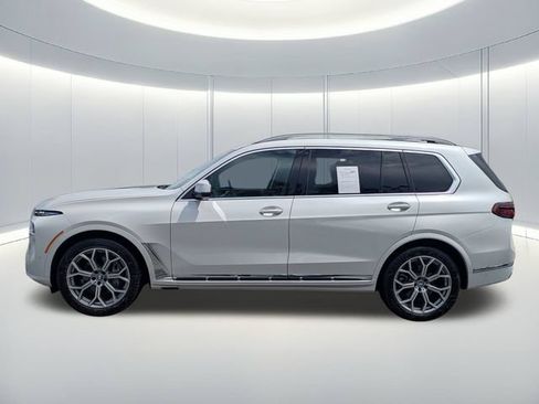 Used 2025 BMW X7 xDrive40i w/ Premium Package AWD/4WD image 3