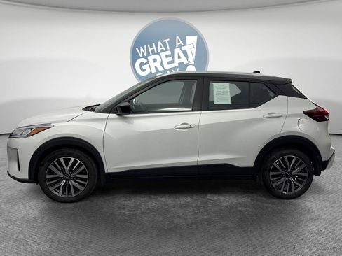 Used 2023 Nissan Kicks SV image 7