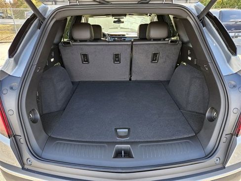 New 2026 Cadillac XT5 Luxury image 18