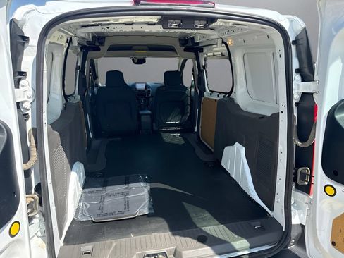 Used 2021 Ford Transit Connect XLT FWD image 27
