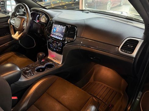 Used 2020 Jeep Grand Cherokee SRT image 13