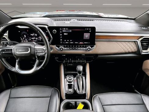 Used 2024 GMC Canyon Denali image 9