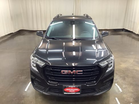 Used 2022 GMC Terrain SLE w/ Driver Convenience Package FWD image 3