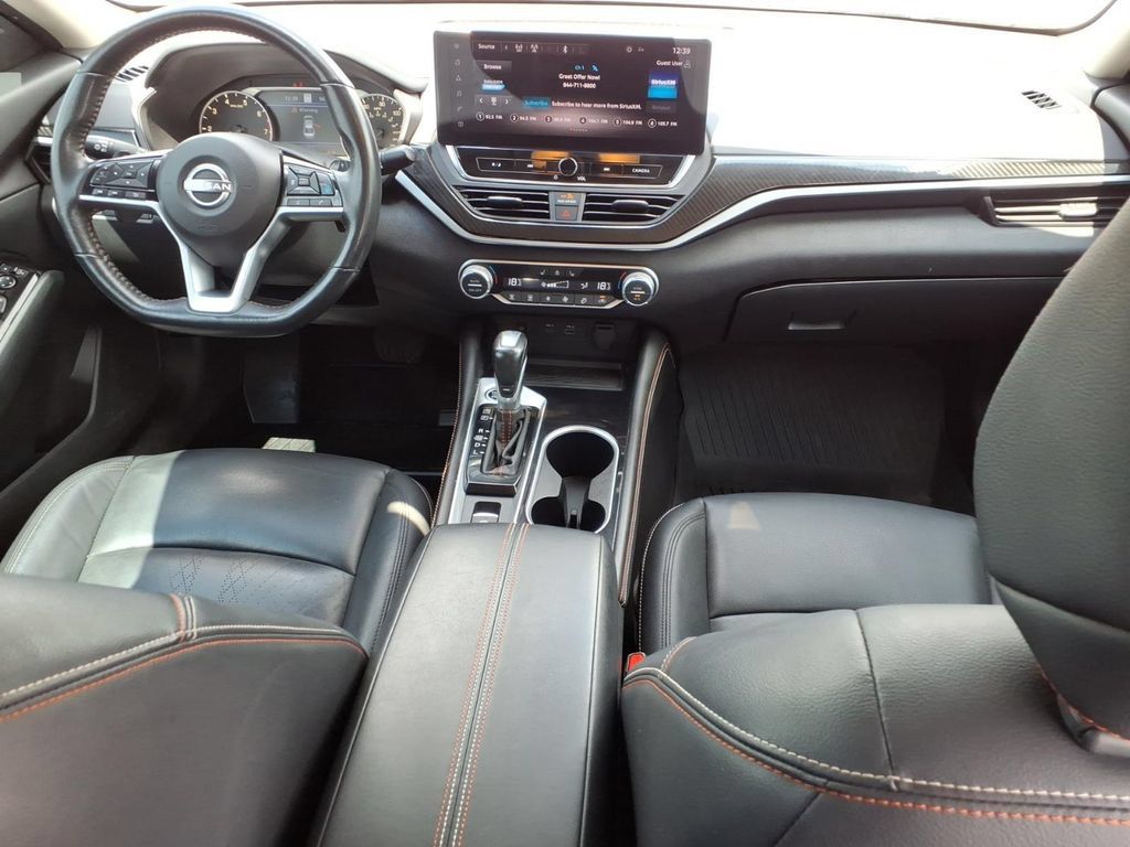 Used 2023 Nissan Altima 2.5 SR AWD/4WD image 18