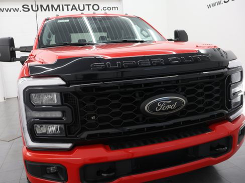 Used 2025 Ford F350 XLT w/ Black Appearance Package AWD/4WD image 24