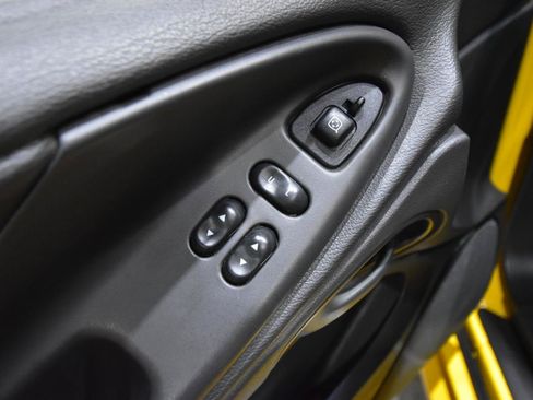 Used 2004 Ford Mustang Mach 1 RWD image 18