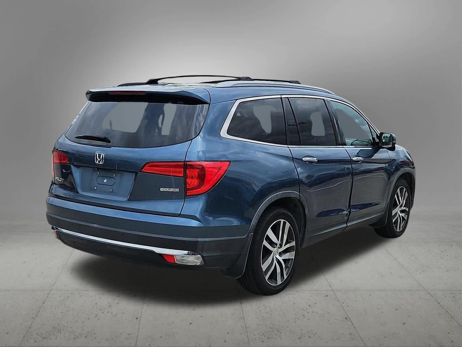 Used 2017 Honda Pilot Touring image 6