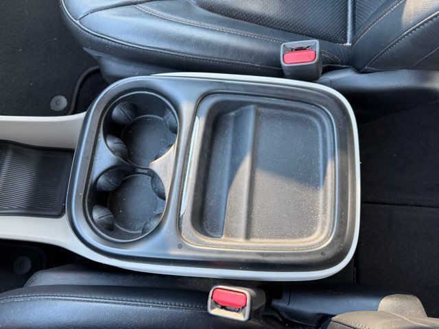 Used 2019 Chrysler Pacifica Touring-L FWD image 16