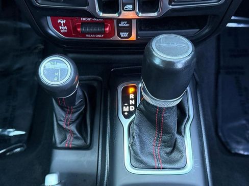 Used 2020 Jeep Gladiator Rubicon w/ Cold Weather Group image 30