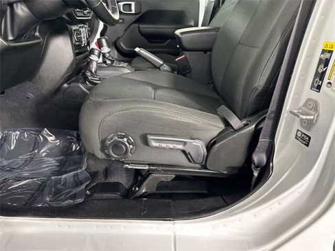 Certified 2022 Jeep Gladiator Sport image 20