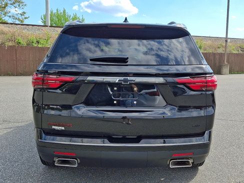 Used 2023 Chevrolet Traverse Premier w/ Redline Edition AWD/4WD image 5