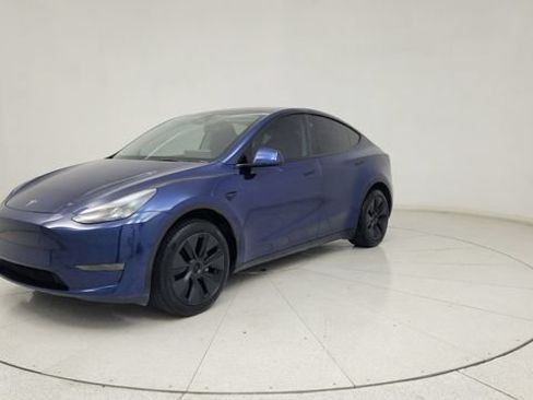 Used 2025 Tesla Model Y Long Range RWD image 4