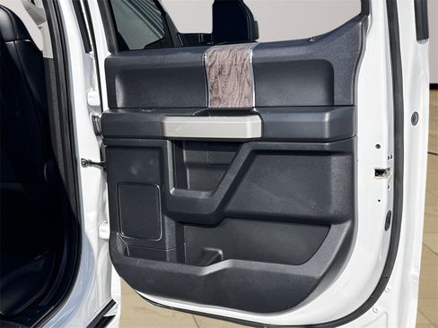 Used 2019 Ford F250 Lariat w/ Lariat Value Package image 31