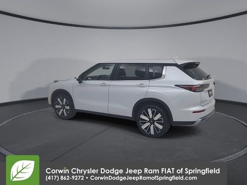 Used 2025 Mitsubishi Outlander SE FWD image 10