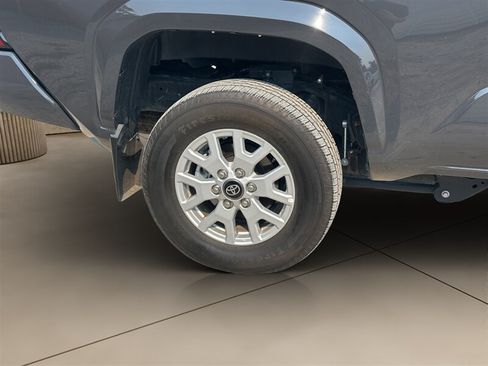 Used 2024 Toyota Tacoma SR5 AWD/4WD image 20