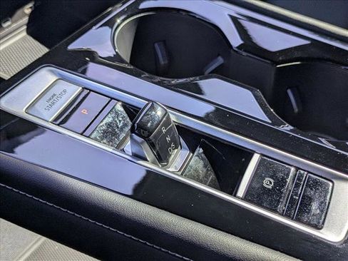 Used 2024 Volkswagen Atlas Cross Sport SEL R-Line image 11