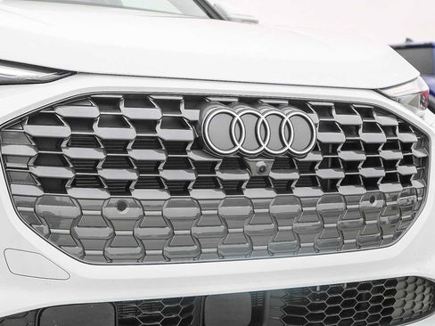 Used 2025 Audi Q5 Prestige AWD/4WD image 5