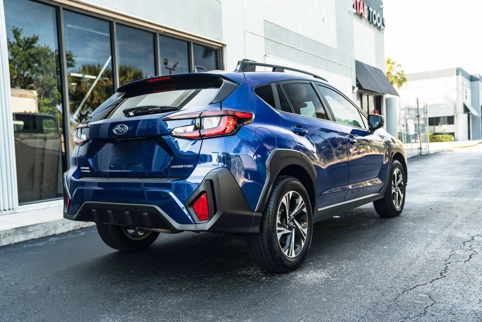 Used 2025 Subaru Crosstrek 2.5i Premium AWD/4WD image 9