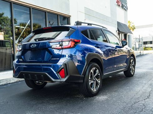 Used 2025 Subaru Crosstrek 2.5i Premium AWD/4WD image 9