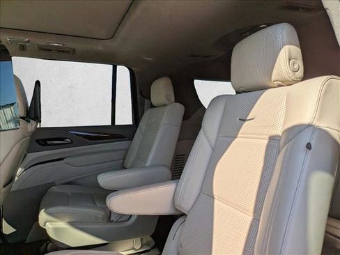 Used 2021 Cadillac Escalade ESV Sport Platinum image 15