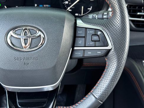 Used 2023 Toyota Sienna XSE image 23