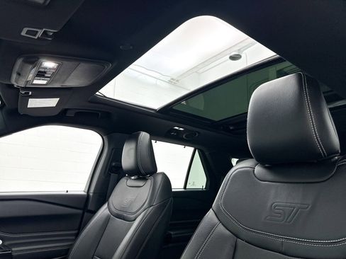 Used 2024 Ford Explorer ST w/ Equipment Group 401A image 3