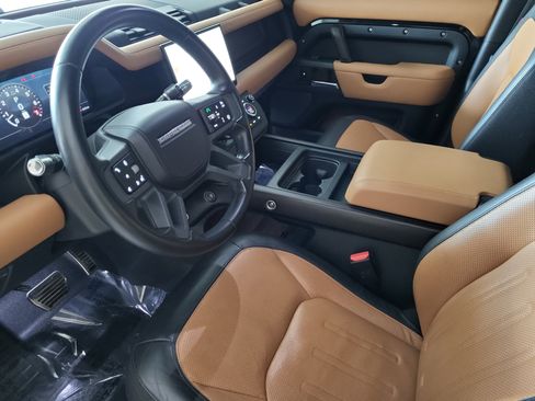 Used 2022 Land Rover Defender 110 X AWD/4WD image 4