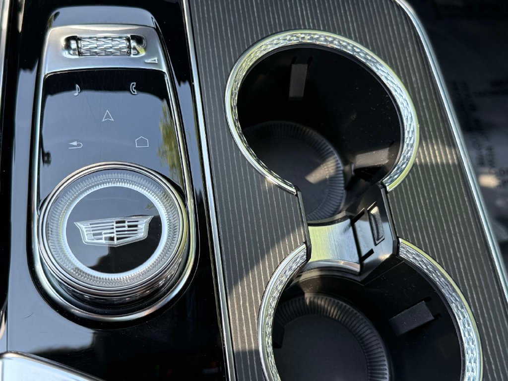 Certified 2024 Cadillac Lyriq Luxury AWD/4WD image 23