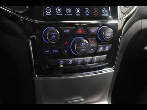 Used 2022 Jeep Grand Cherokee Laredo X image 14