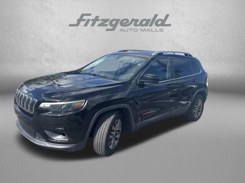 Used 2019 Jeep Cherokee Latitude Plus w/ Comfort/Convenience Group FWD image 3