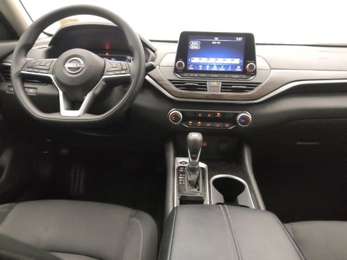 Used 2024 Nissan Altima 2.5 SV image 22
