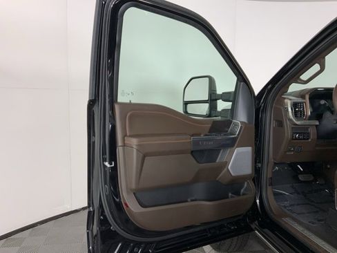 New 2025 Ford F350 King Ranch w/ FX4 Off-Road Package image 15