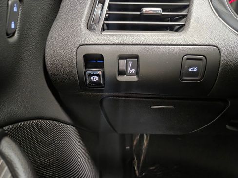 Used 2018 Chevrolet Impala LT FWD image 23