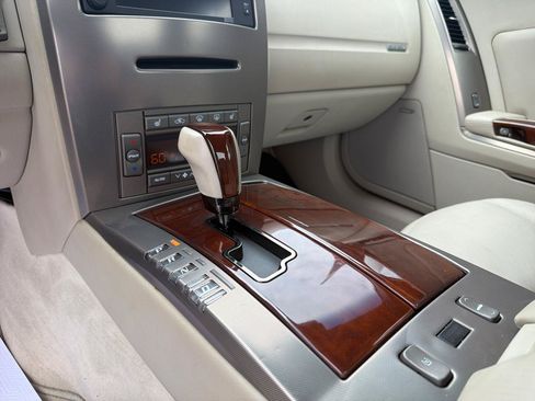 Used 2005 Cadillac XLR RWD image 12