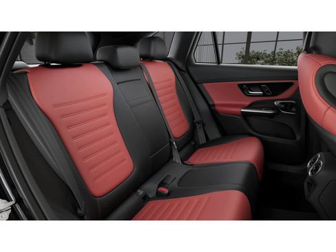 Used 2026 Mercedes-Benz GLC 300 4MATIC image 5