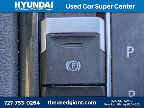 Used 2021 Volkswagen Tiguan SE w/ Panoramic Sunroof Package image 29