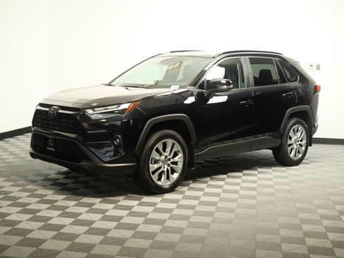 Used 2025 Toyota RAV4 XLE Premium w/ Weather Package AWD/4WD image 4
